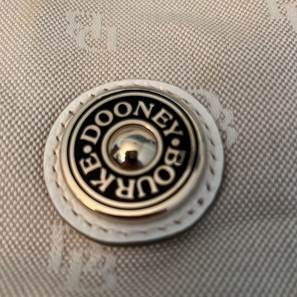 🔥!SALE! Dooney & Bourke Single Monogram Shoulder Bag - Picture 5 of 16